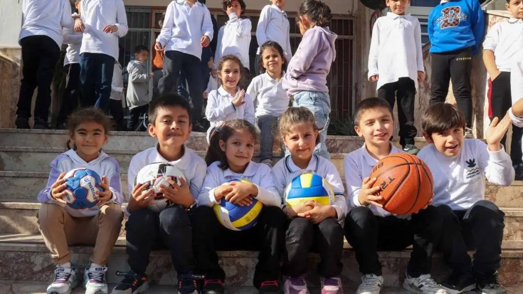 Gazipaşa’dan Kaş’a Sporcu Nesil İçin Anlamlı Adım: Kırsaldaki Okullar Unutulmadı! 6